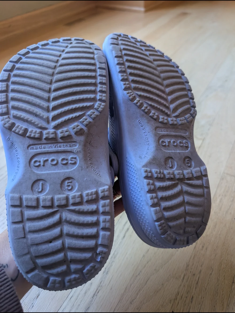 Crocs In Lavender Color Size 5 - Picture 4 of 4